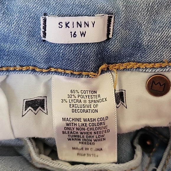 Crown & Ivy Skinny Jeans - Picture 5 of 5